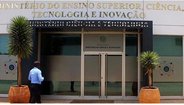 EXECUTIVO PREPARA PROPOSTA SOBRE O SEGURO DE SAUDE