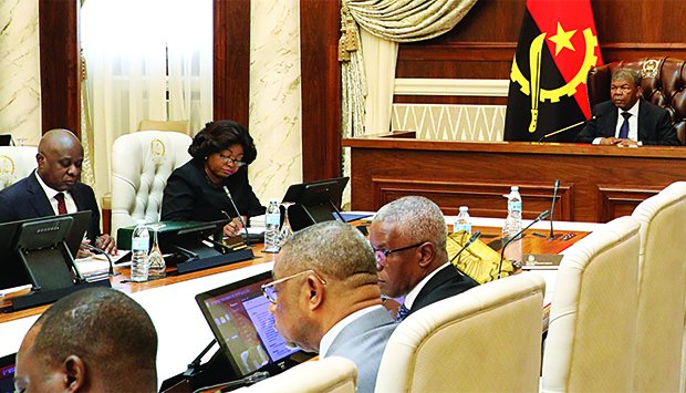 MILHARES DE AGENTES DA ADMINISTRAÇÃO SÃO ENQUADRADOS NA FUNÇÃO PÚBLICA