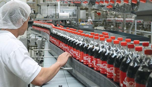 PRODUTOS DA COCA-COLA PASSAM A SER ENGARRAFADOS PELA REFIANGO