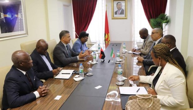 ANGOLA E GUINÉ EQUATORIAL TROCAM EXPERIÊNCIA NO DOMÍNIO DA ENERGIA