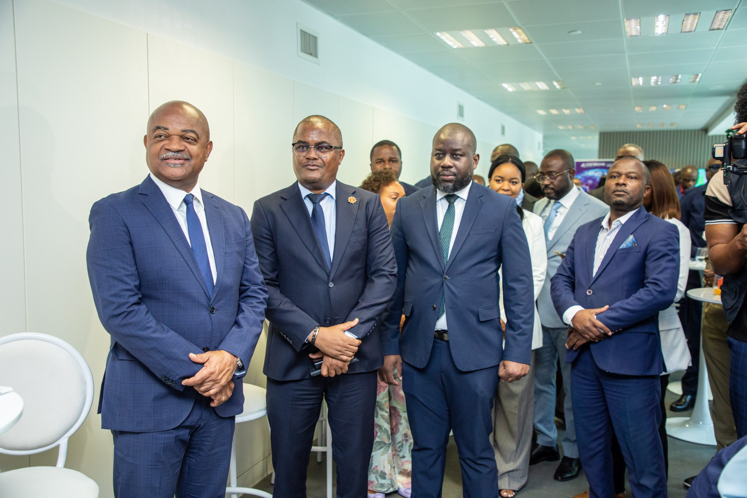 OPERADORES DE TELECOMUNICAÇÕES TENHEM  DISPONÍVEL ACESSO DIRECTO AOS SERVIÇOS DO ANGOSAT-2