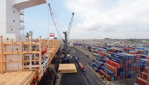 COMÉRCIO COM EXTERIOR FAVORÁVEL ÀS CONTAS DO PAÍS NO I TRIMESTRE