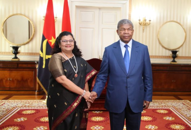 PRESIDENTE DA REPÚBLICA RECEBE EM AUDIÊNCIA EMBAIXADORA DA ÍNDIA