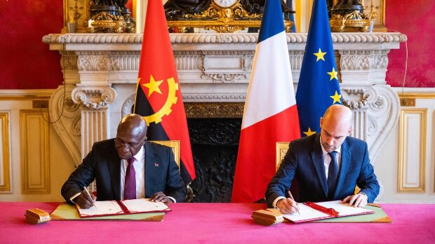 ANGOLA E FRANÇA ASSINAM ACORDOS
