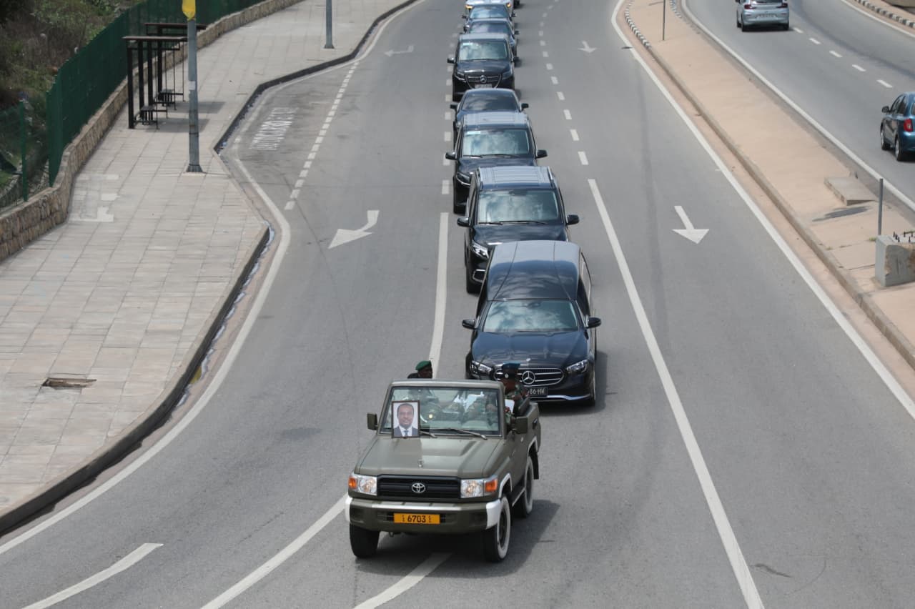 CERIMÓNIA OFICIAL FUNEBRE DO ANTIGO VICE-PRESIDENTE DA REPÚBLICA TESTEMUNHADO PELOS MEMBROS DO GOVERNO E FAMILIARES