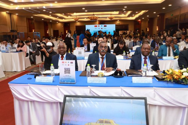ANGOLA APRESENTA NO VIETNAME OPORTUNIDADES DE INVESTIMENTOS