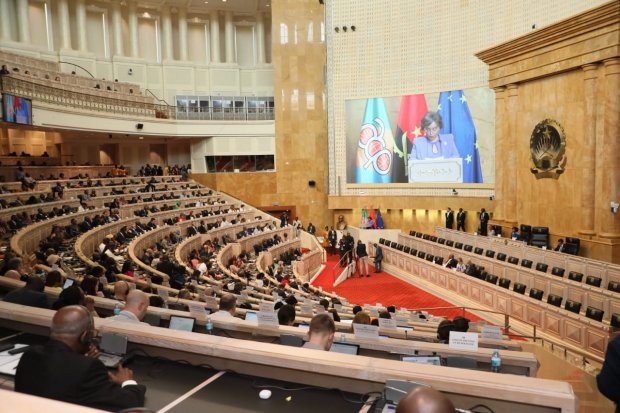 SESSÃO ORDINÁRIA DA ASSEMBLEIA PARLAMENTAR OEACP E EU ABERTA HOJE