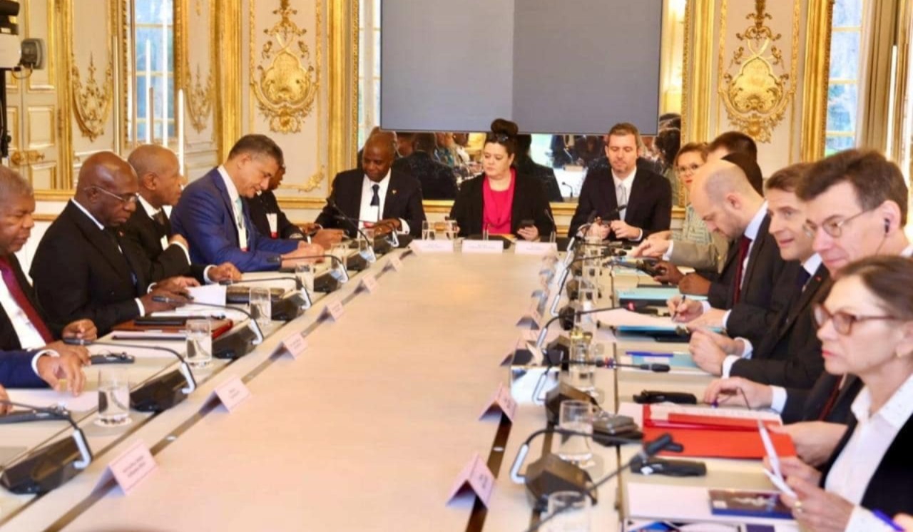 ANGOLA FIRMA ACORDOS  COM FRANÇA DE 430 MILHÕES DE EUROS