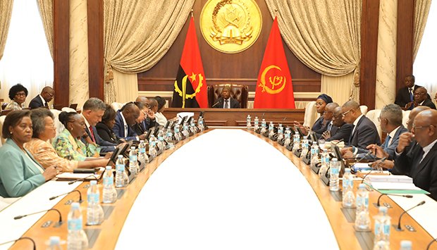 EMPRESAS DO SECTOR PÚBLICO VÃO SER AUDITADAS POR ESPECIALISTAS EXTERNOS