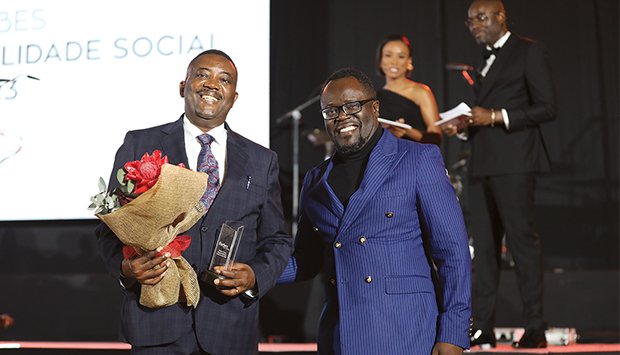 GRUPO CARRINHO VENCE GRANDE PRÉMIO RESPONSABILIDADE SOCIAL