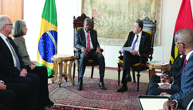 PRESIDENTES DE ANGOLA E DO BRASIL MANTÊM ENCONTRO EM BRASÍLIA