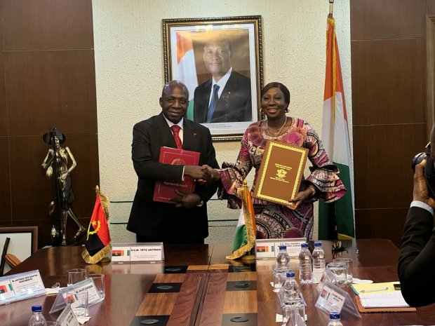 ANGOLA E CÔTE  D’IVOIRE  ASSINAM MINUTA DO CONTRATO DE ISENÇÃO DE VISTO