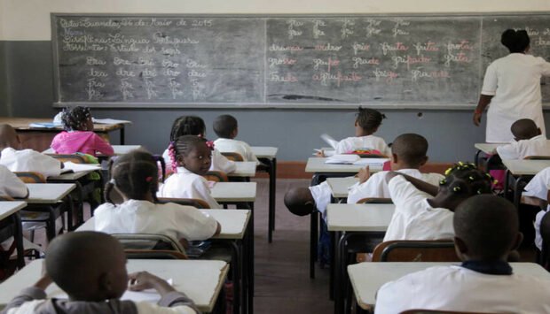 SINPROF SUSPENDE TERCEIRA FASE DA GREVE