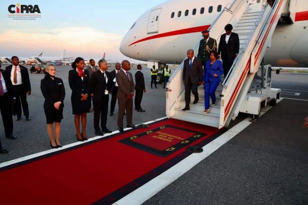 CHEFE DE ESTADO REGRESSA AO PAÍS PROVENIENTE DO REINO UNIDO