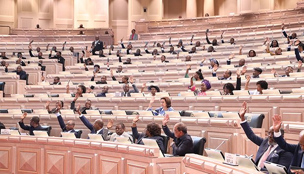 DEPUTADOS APROVAM EM DEFINITIVO O CÓDIGO DE PROCESSO DO TRABALHO