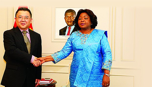 REFORÇADA PARCERIA COM A CHINA  NAS ÁREAS DA ECONOMIA, TECNOLOGIA E INDÚSTRIA