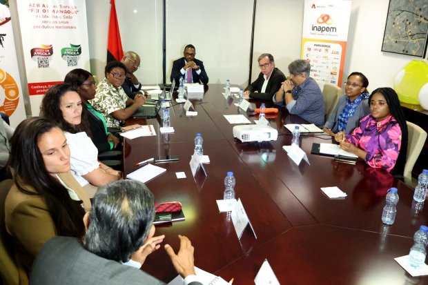 EXECUTIVO AUSCULTA OPERADORES ECONÓMICOS