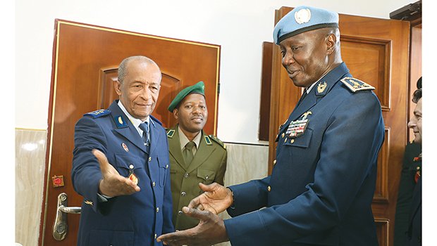 FORÇAS ARMADAS ANGOLANAS PREPARAM MISSÃO NA RDC