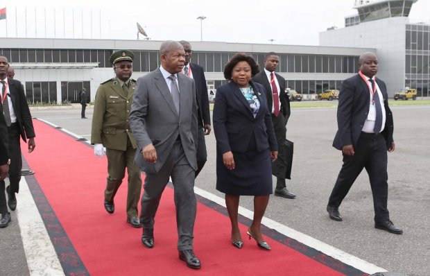 CHEFE DE ESTADO DESLOCA-SE A CUBA PARA CIMEIRA DOS 77+CHINA