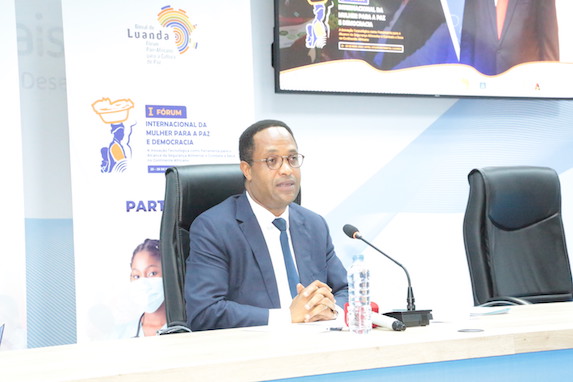 AGENDA DO FÓRUM INTERNACIONAL DA MULHER APRESENTADA NO CIAM