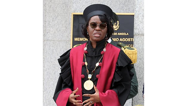 PRESIDENTE DO TRIBUNAL CONSTITUCIONAL DIRIGE MENSAGEM AOS INVESTIDOS