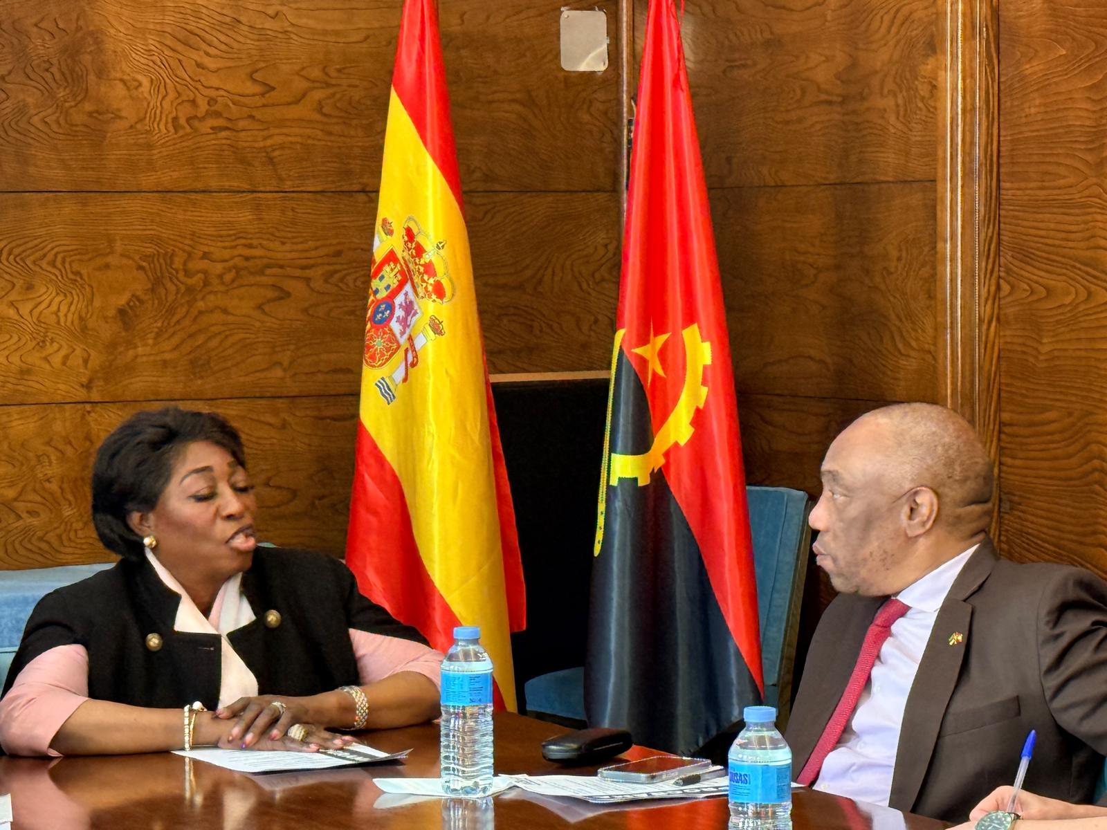 ANGOLA CELEBRA SESSÃO ACADÉMICA EM ESPANHA NO MÊS DA PAZ E DA JUVENTUDE