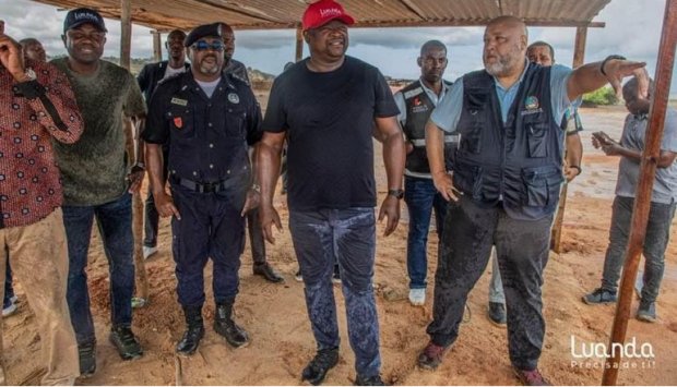 OBRAS IRREGULARES DEMOLIDAS NA ORLA  MARITIMA