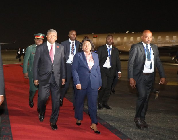 PRESIDENTE JOÃO LOURENÇO REGRESSA AO PAÍS