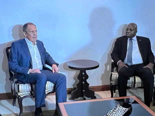 ANGOLA E RÚSSIA REFORÇAM COOPERAÇÃO