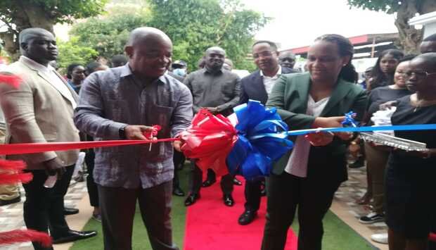 MINISTRO MÁRIO OLIVEIRA INAUGURA RÁDIO MAIS EM CABINDA