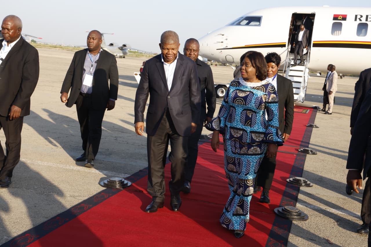 PRESIDENTE JOÃO LOURENÇO REGRESSA A LUANDA